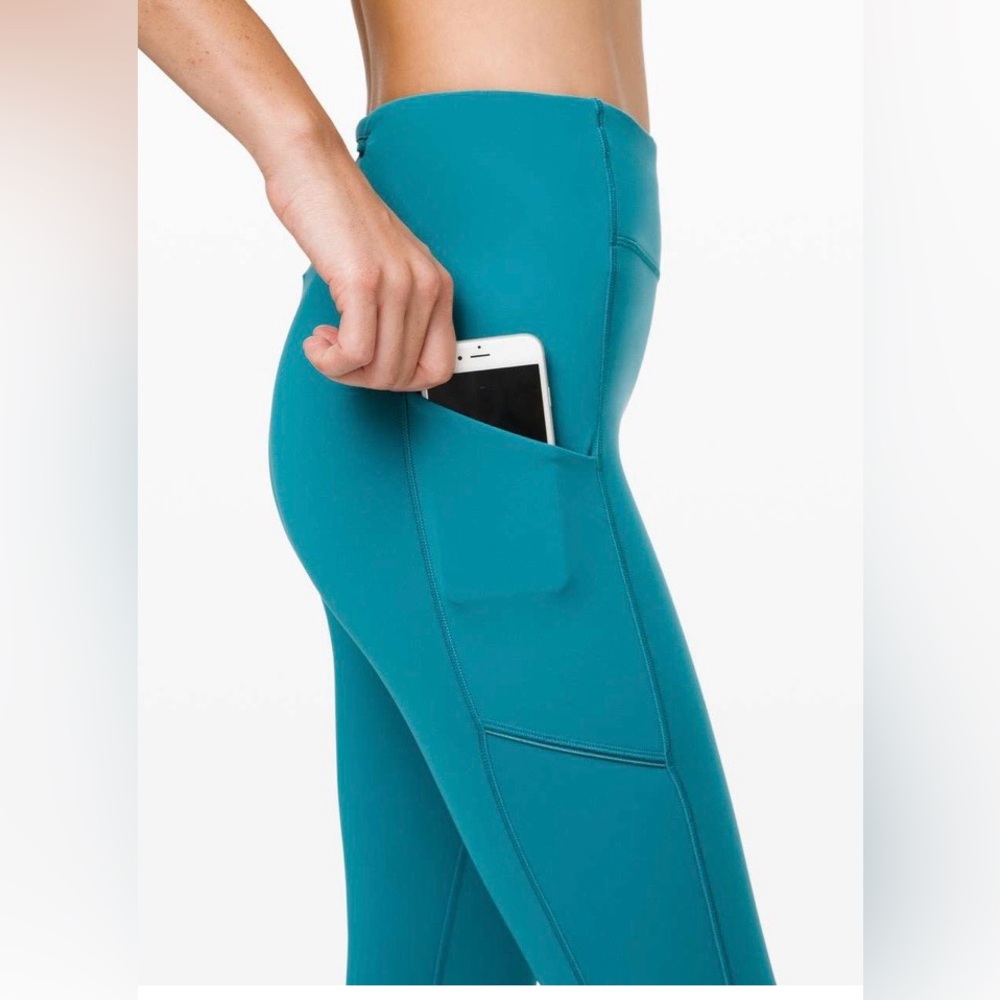 Lululemon Speed Up Tight 28" *Full-On Luxtreme, size 12, colour is Ice Cave